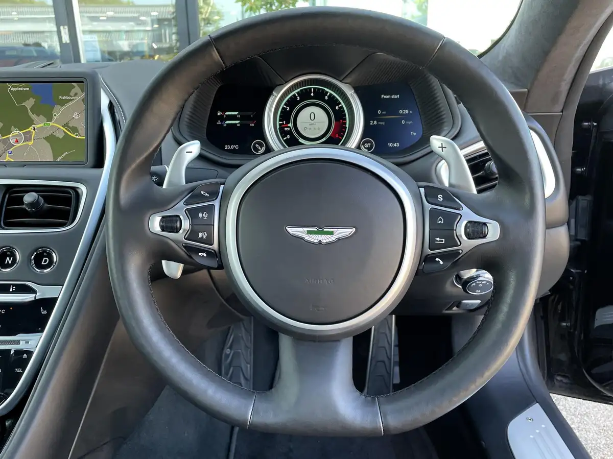 2020-aston-martin-db11-40-v8-503bhp-big-20