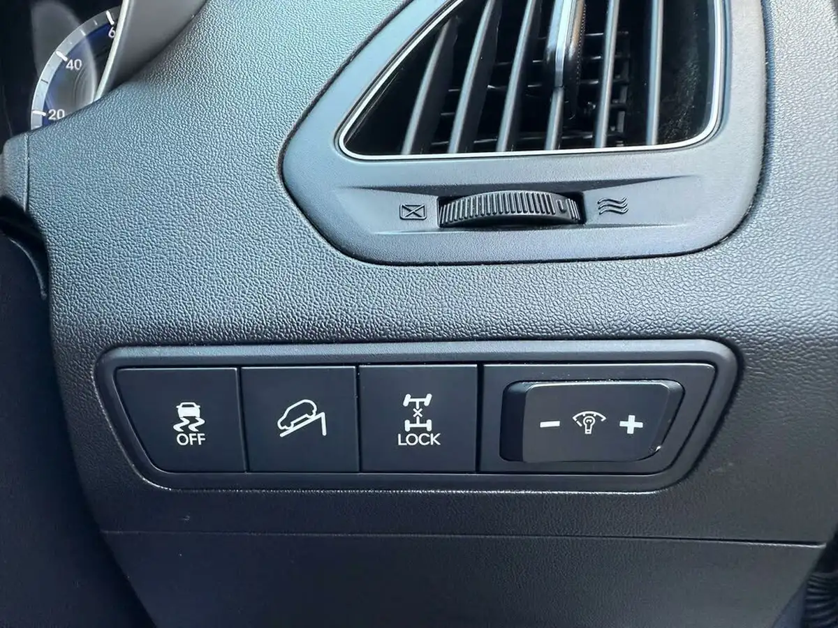 2014-hyundai-ix35-20td-premium-big-14