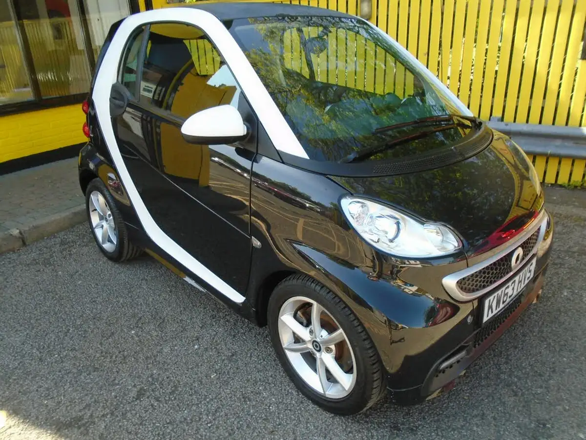 2014-smart-fortwo-10-edition-21-coupe-big-0