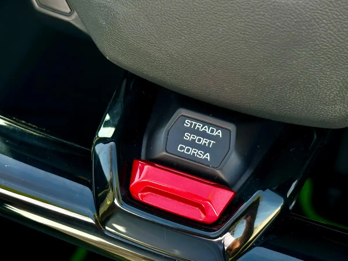 2021-lamborghini-huracan-52-evo-640ps-4wd-spyder-big-50