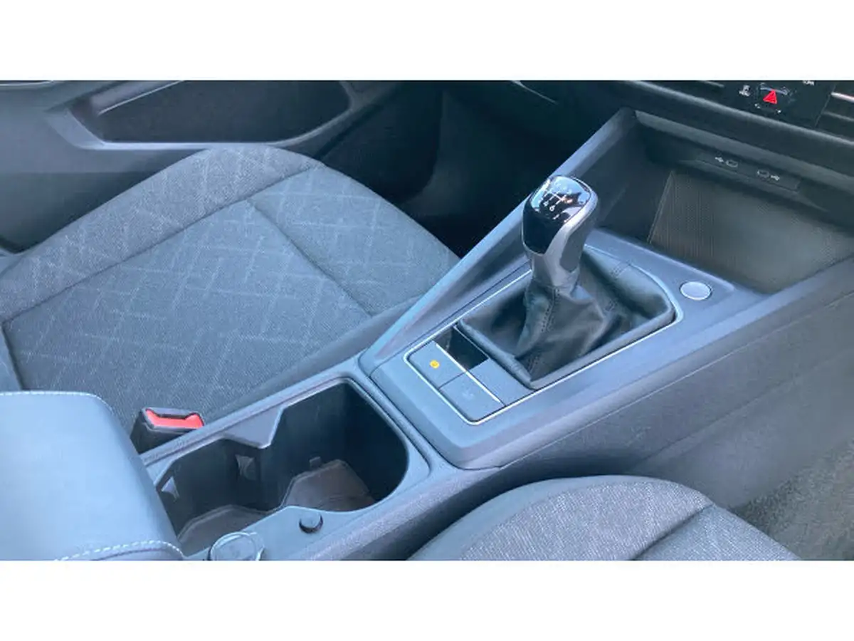 2023-volkswagen-golf-15-tsi-life-130ps-hatchback-big-13