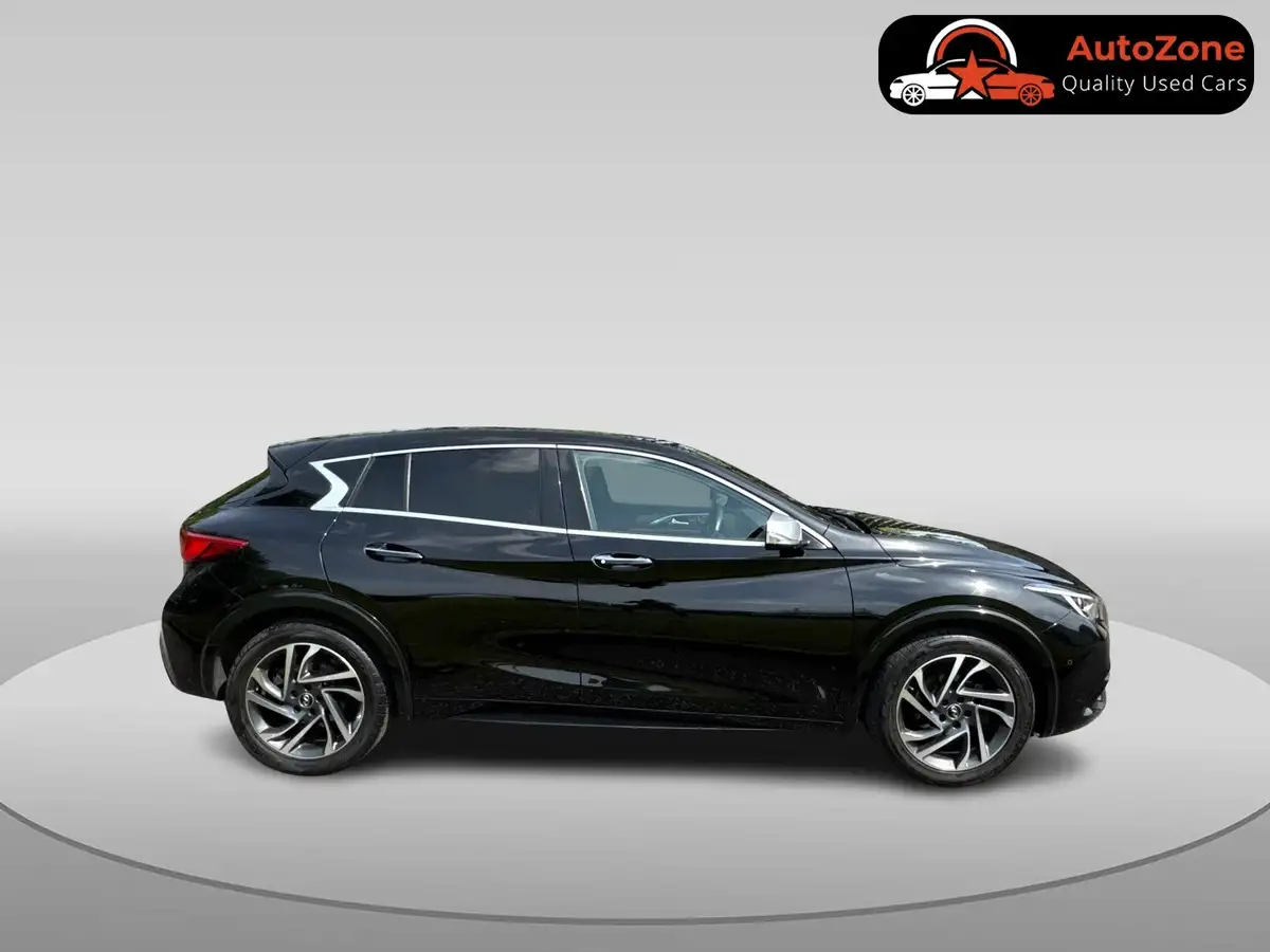 2017-infiniti-q30-15d-premium-tech-intouch-big-3