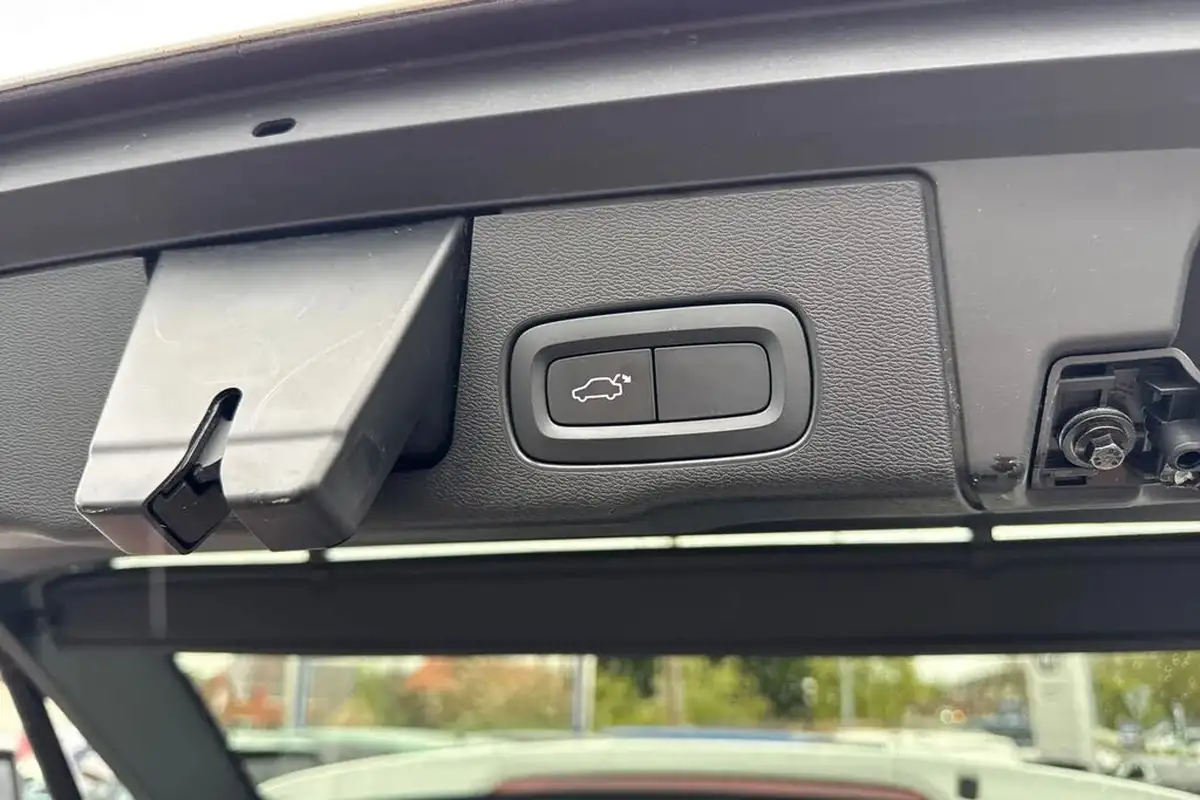 2019-volvo-xc60-20-t4-edition-big-27
