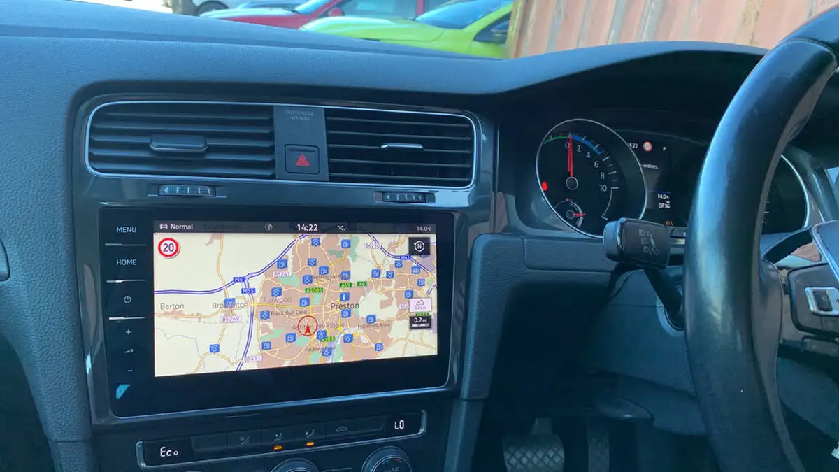 2019-volkswagen-golf-e-e-golf-big-26