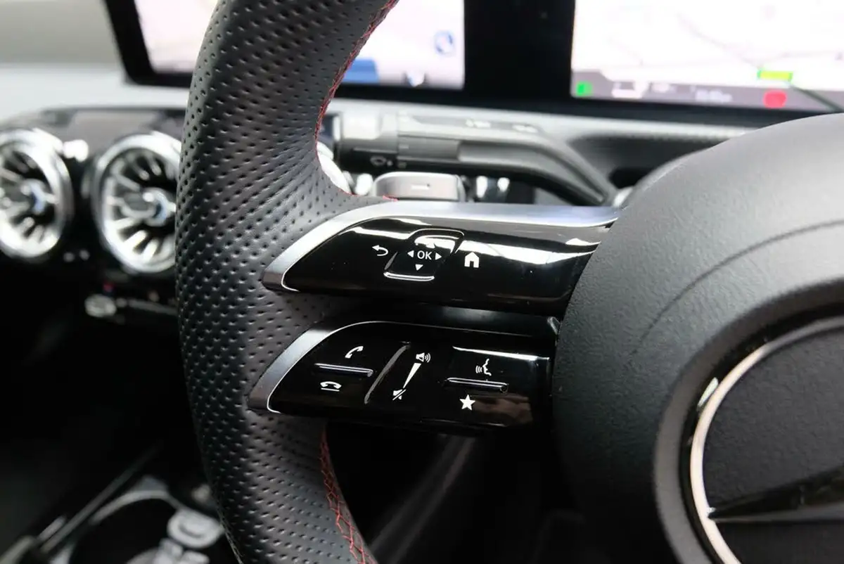 2023-mercedes-benz-a-class-big-14