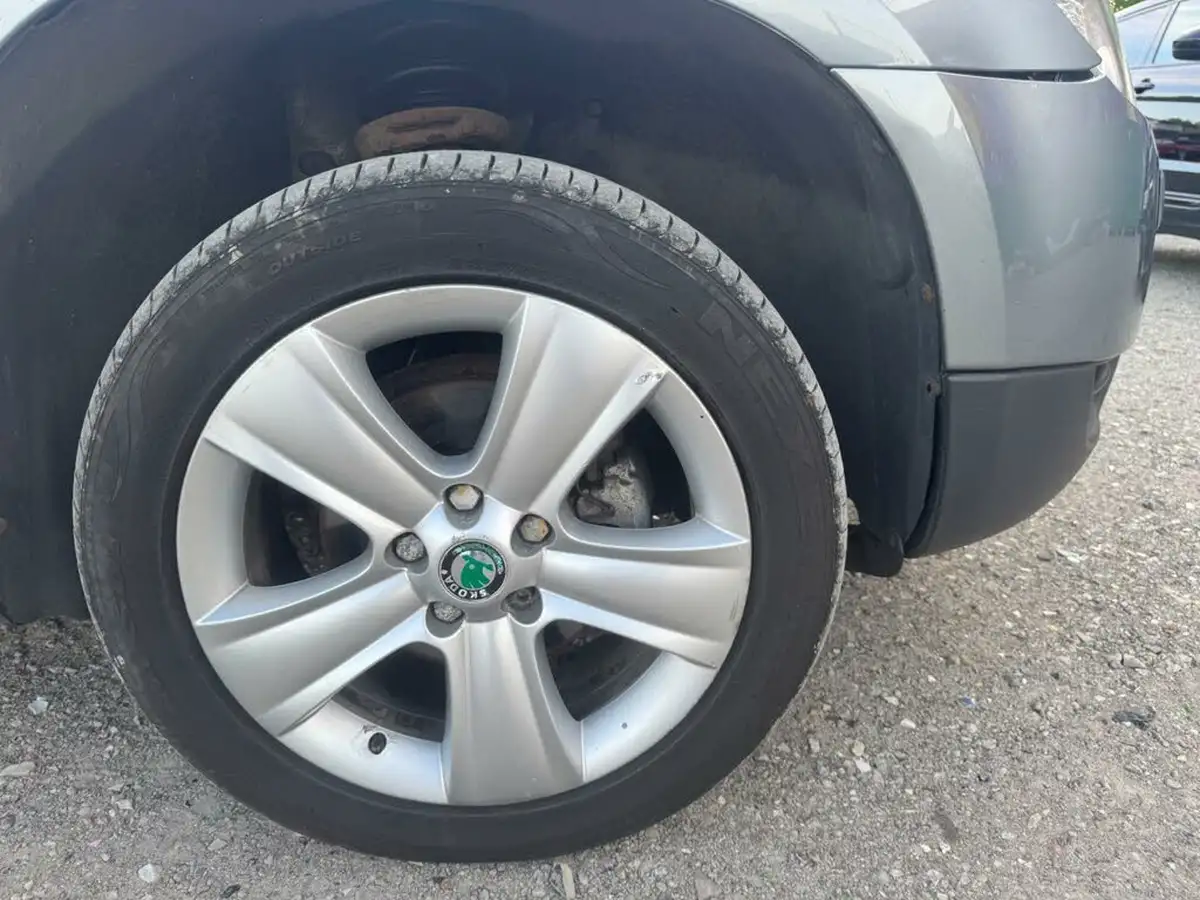 2011-skoda-yeti-20td-se-plus-140bhp-4x4-big-29