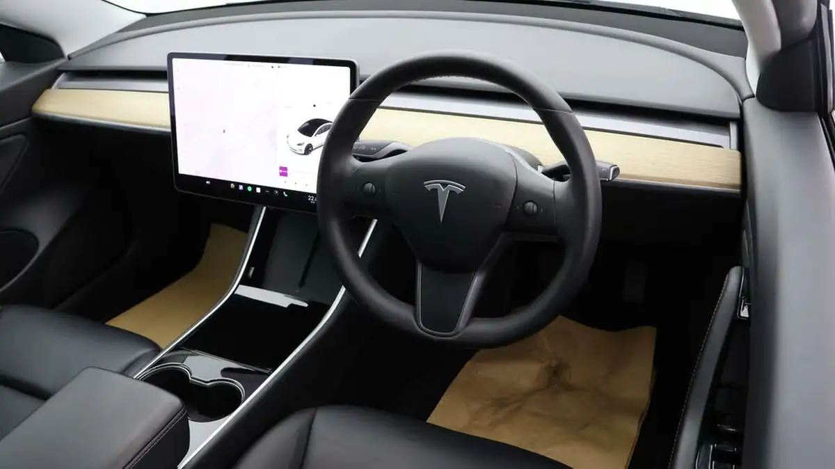 2020-tesla-model-3-e-standard-plus-big-8