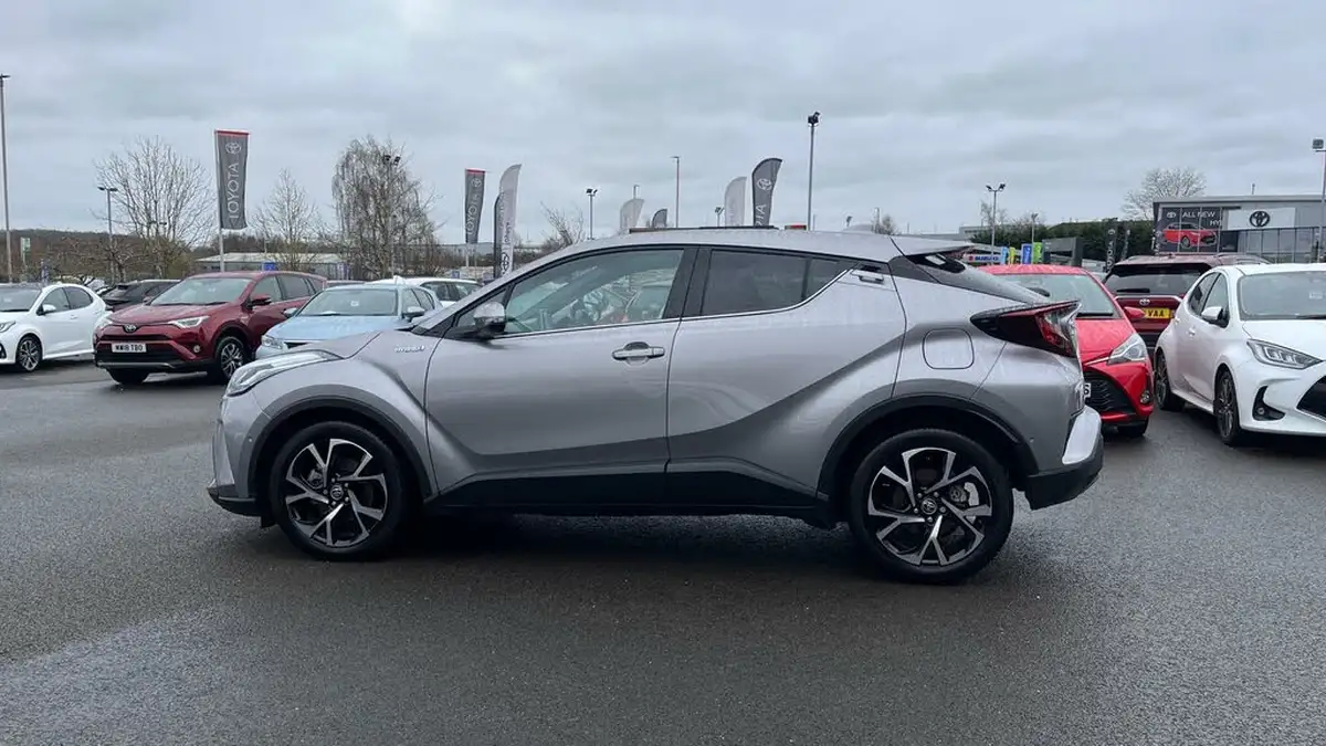 2022-toyota-c-hr-18-vvt-i-design-big-16