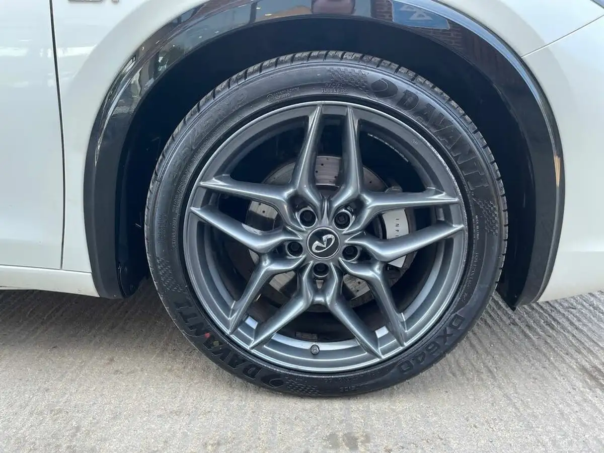 2019-infiniti-q30-20-sport-big-8