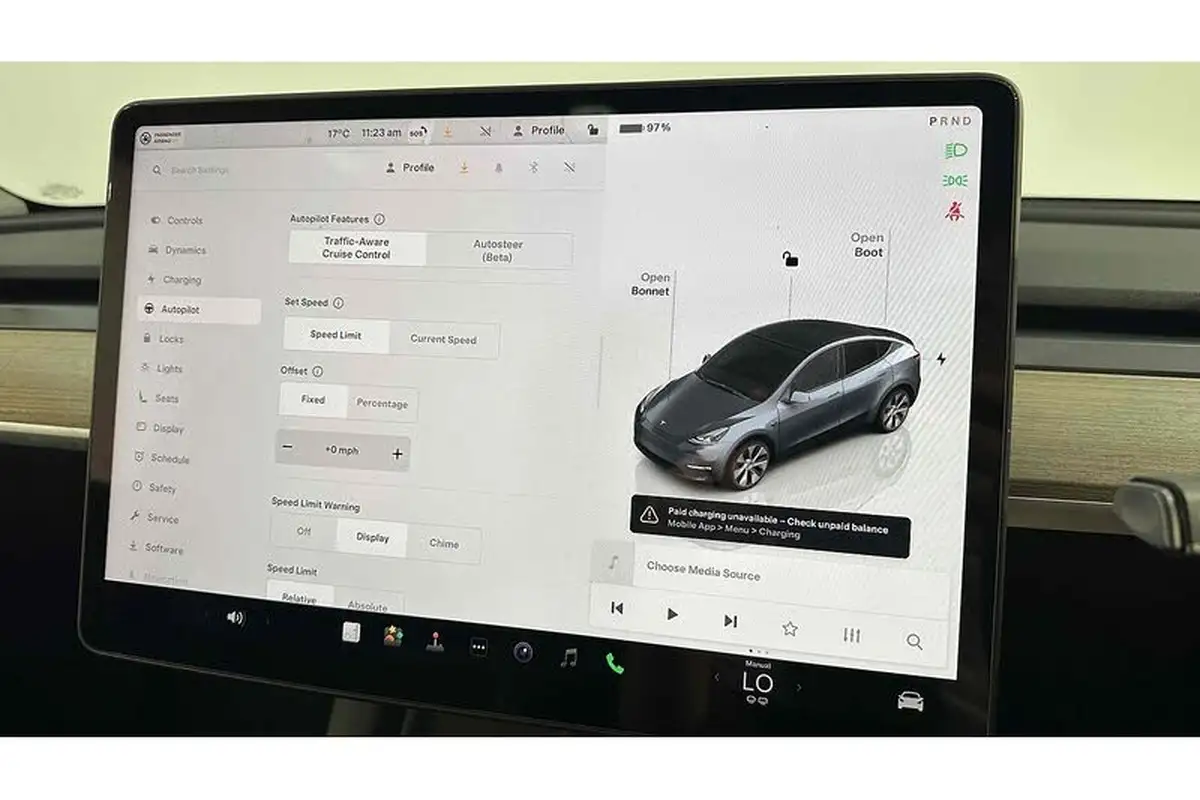 2023-tesla-model-y-e-rwd-big-36