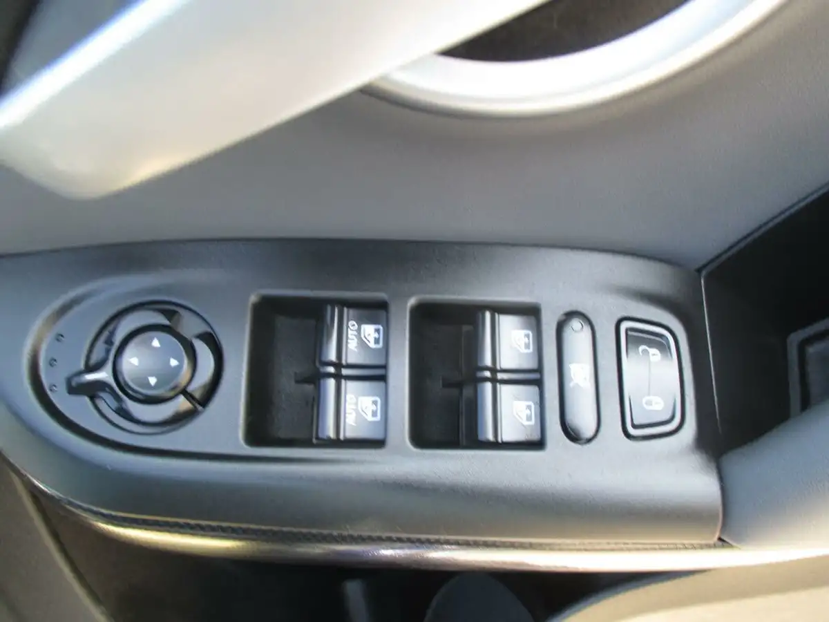 2015-fiat-500x-14-pop-star-opening-edition-big-31