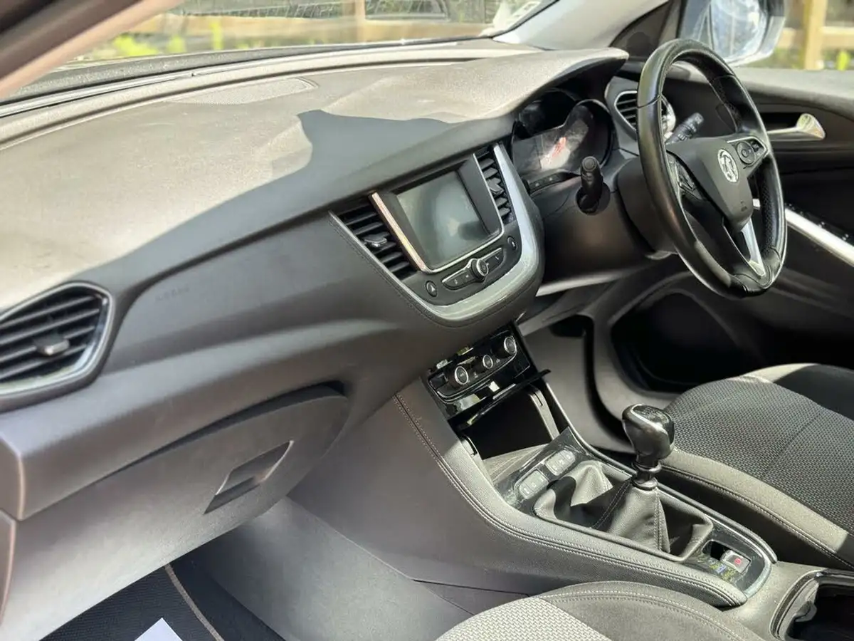 2018-vauxhall-grandland-x-12-se-132ps-big-37