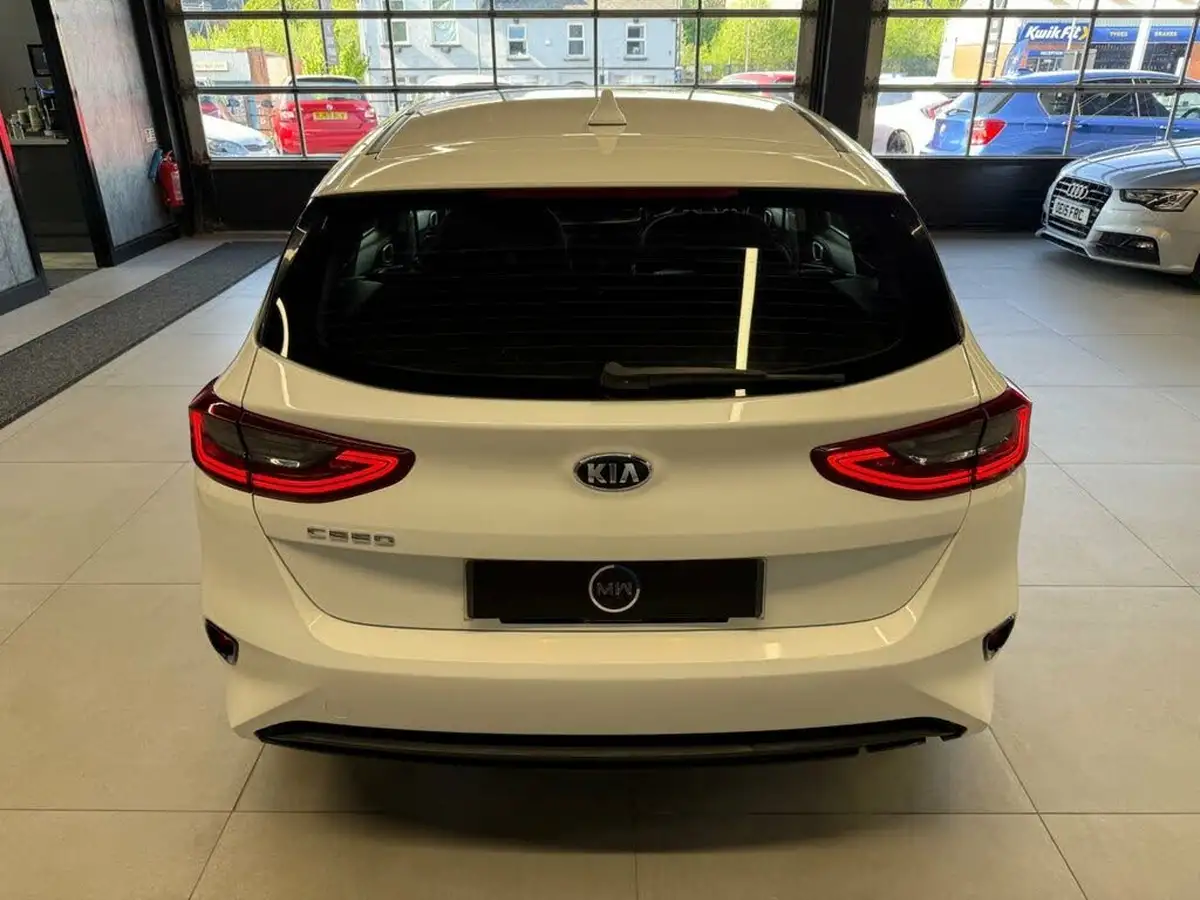2019-kia-ceed-16crdi-2-eco-hatchback-big-5