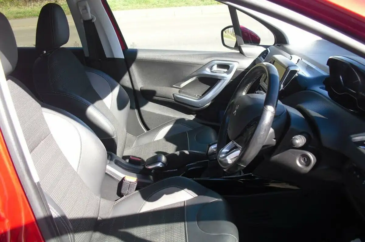 2019-peugeot-2008-suv-15-bluehdi-allure-100bhp-big-13