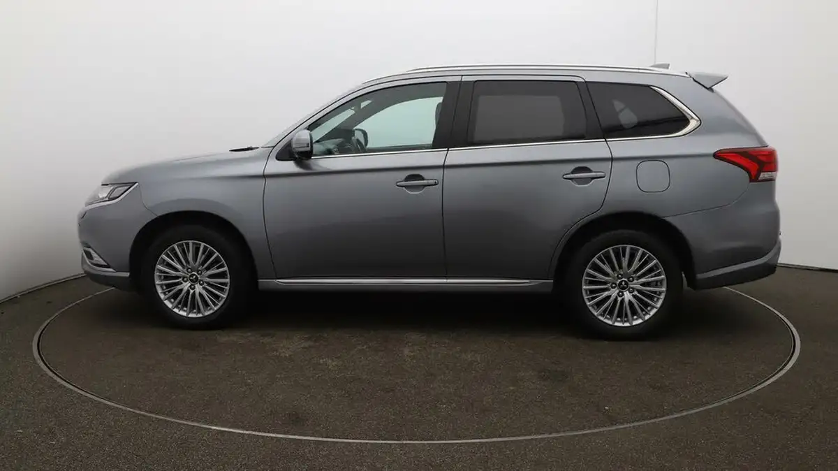 2020-mitsubishi-outlander-24-exceed-phev-big-54