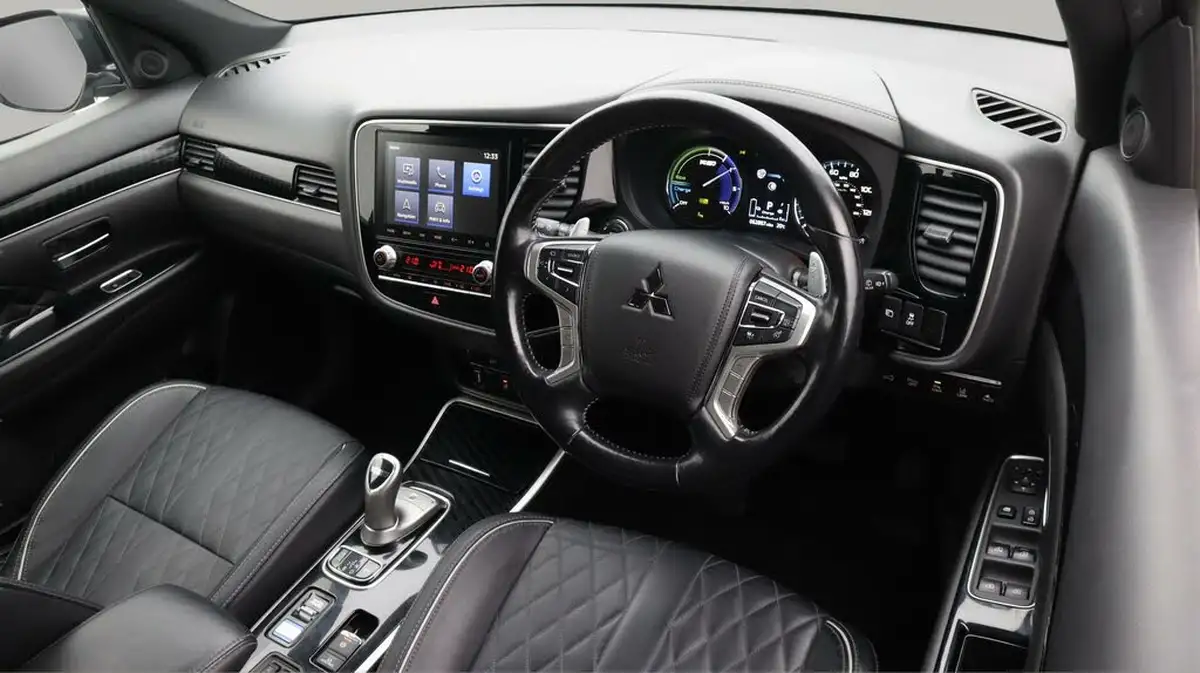 2020-mitsubishi-outlander-24-exceed-phev-big-9