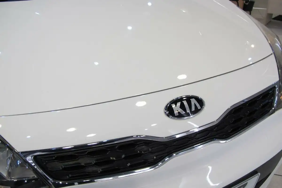2012-kia-rio-125-2-5d-big-40