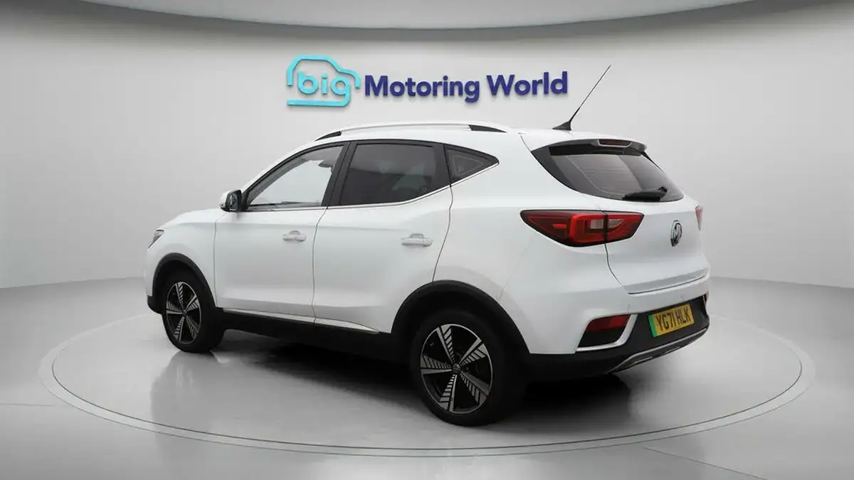 2021-mg-zs-suv-e-exclusive-ev-big-5