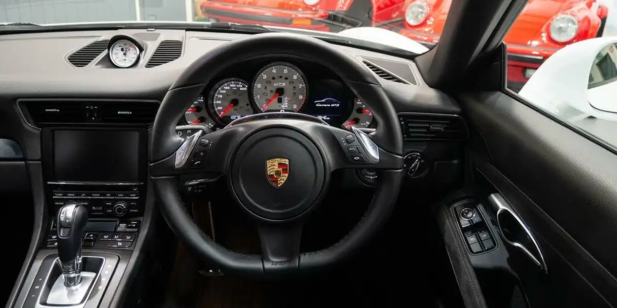2015-porsche-911-38-carrera-gts-coupe-pdk-big-21