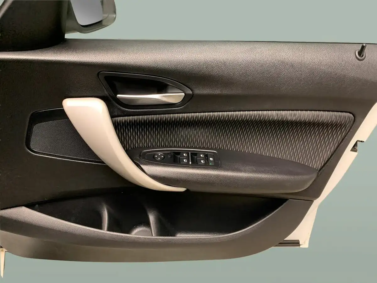 2019-bmw-1-series-15-118i-se-business-ss-5d-auto-big-30