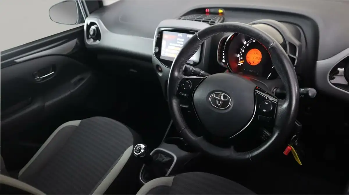 2018-toyota-aygo-10-vvt-i-x-press-71bhp-big-8