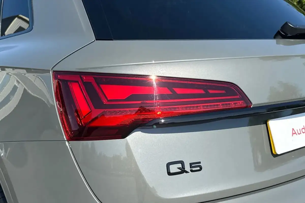 2024-audi-q5-20-45-tfsi-black-edition-station-wagon-big-7