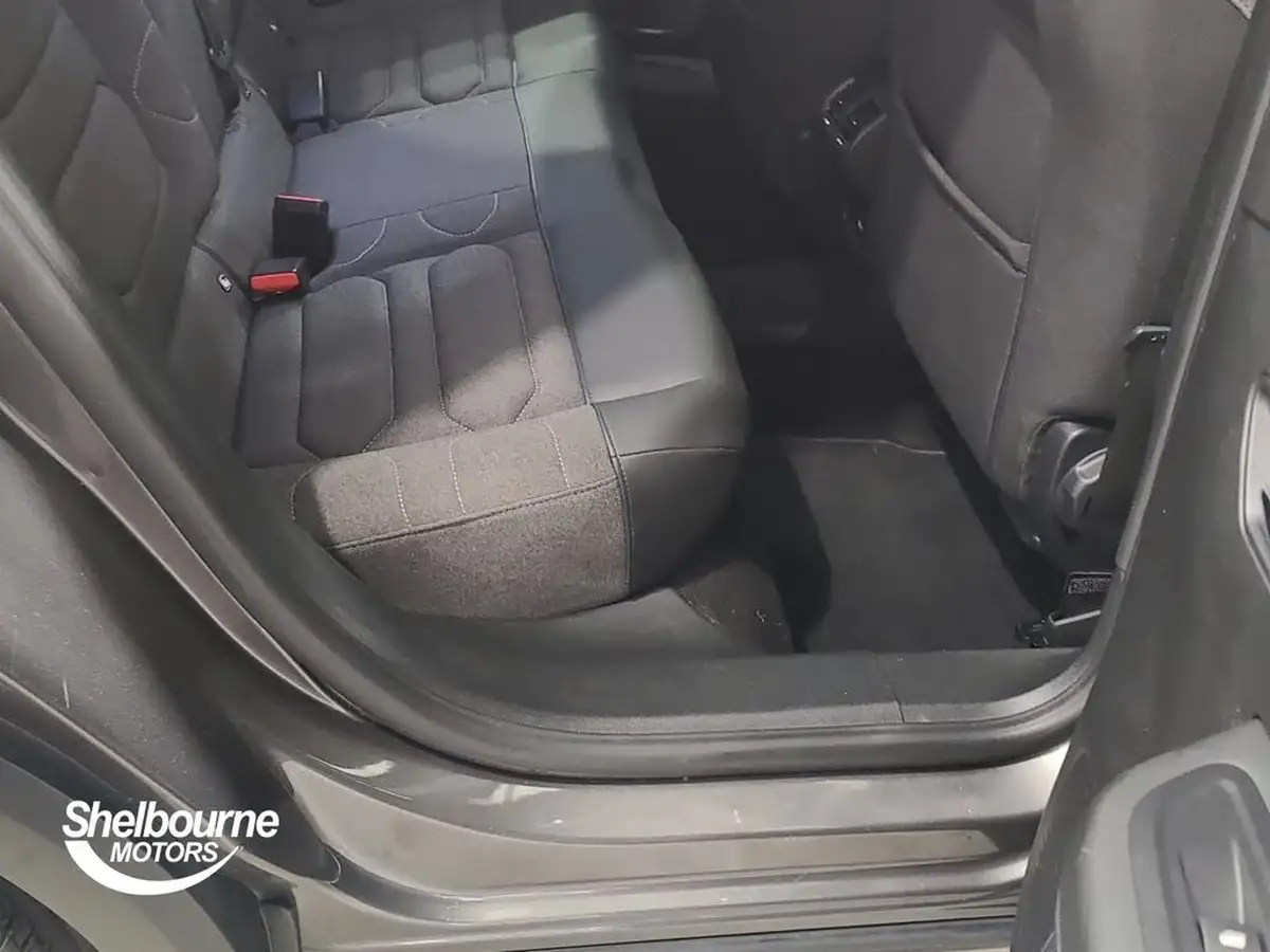 2021-citroen-c4-12-puretech-shine-130ps-big-39