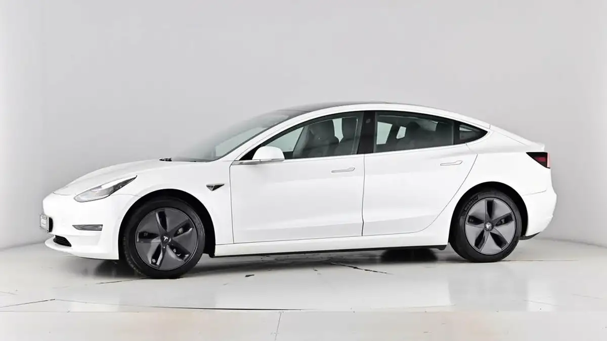 2020-tesla-model-3-e-long-range-big-59