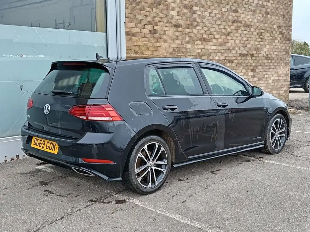 2019-volkswagen-golf-20tdi-r-line-5d-dsg-big-2