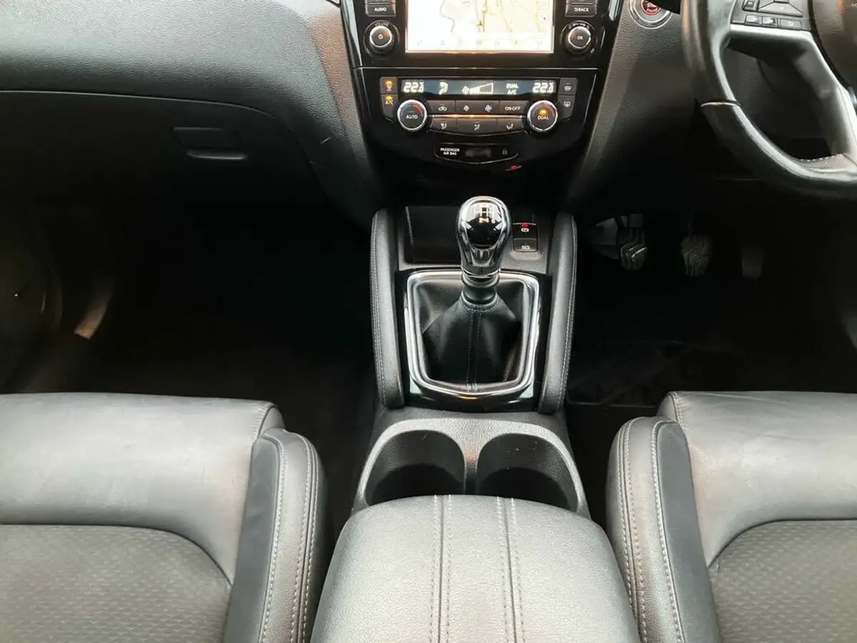 2018-nissan-qashqai-13-dig-t-tekna-140ps-big-16