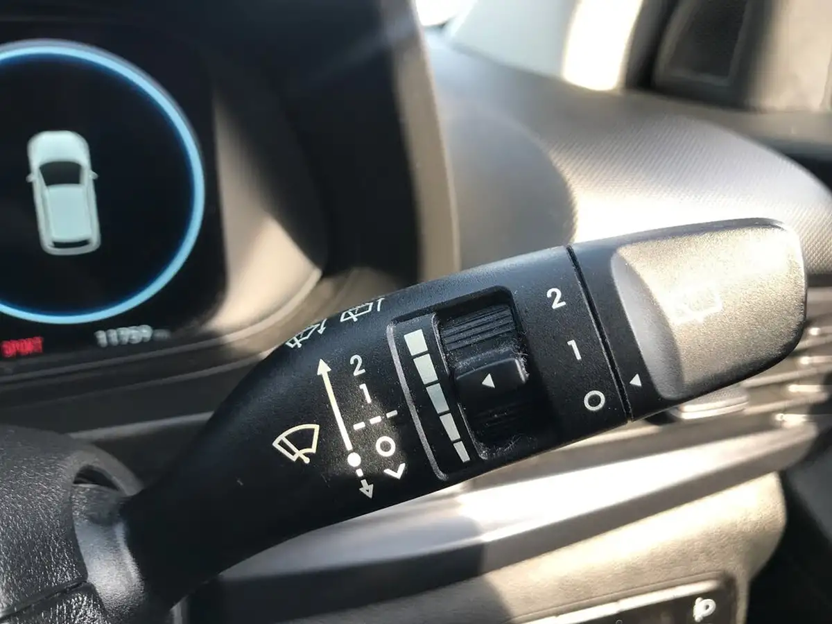 2021-hyundai-i20-10-t-gdi-se-connect-eclutch-imt-big-26