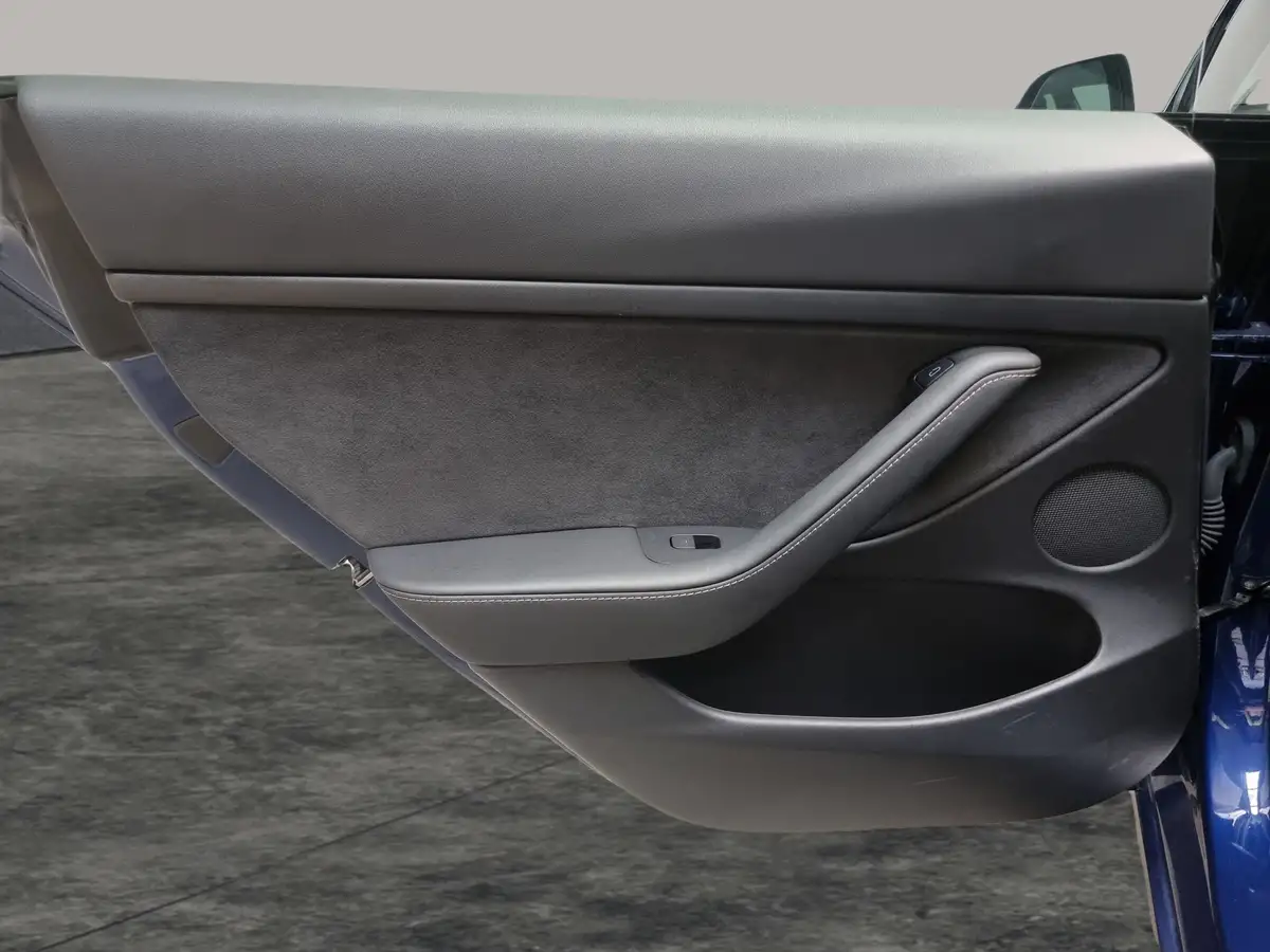 2021-tesla-model-3-e-long-range-awd-big-34