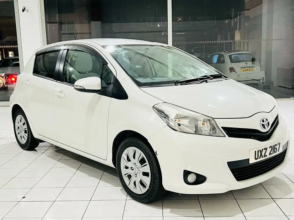 2011-toyota-yaris-133-tr-vvt-i-99bhp-5d-big-0