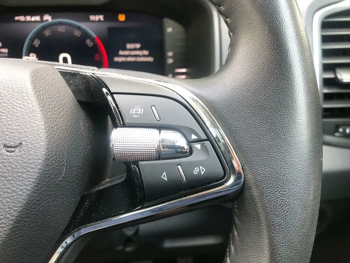 2022-skoda-karoq-15-tsi-se-drive-big-14