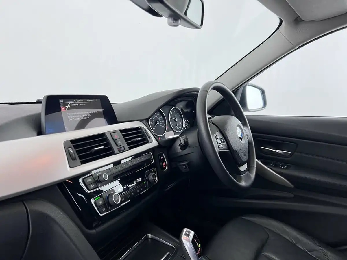 2017-bmw-3-series-20td-318d-se-saloon-4d-auto-big-15
