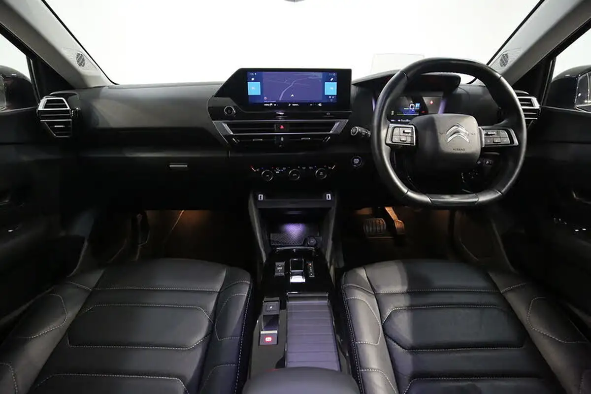 2022-citroen-c4-e-shine-plus-big-1