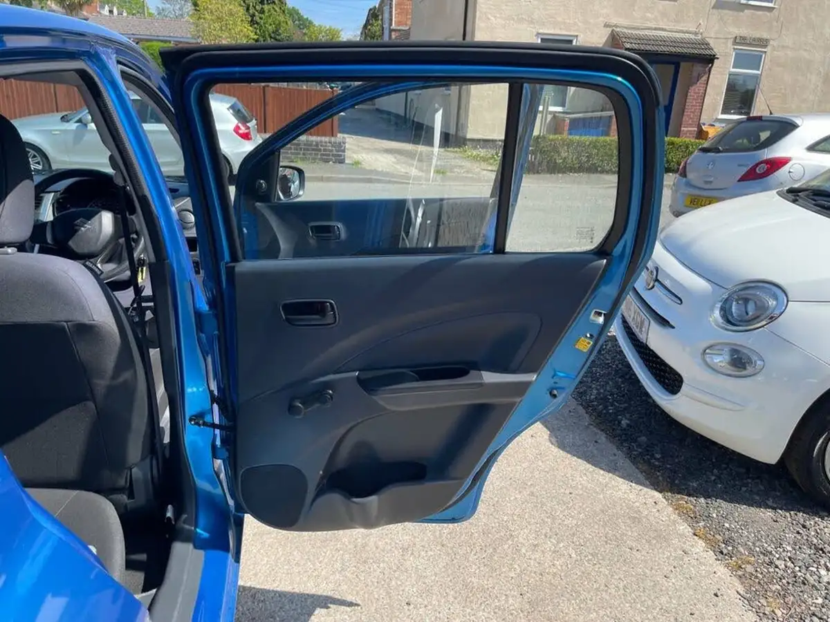 2015-suzuki-celerio-10-sz2-big-24