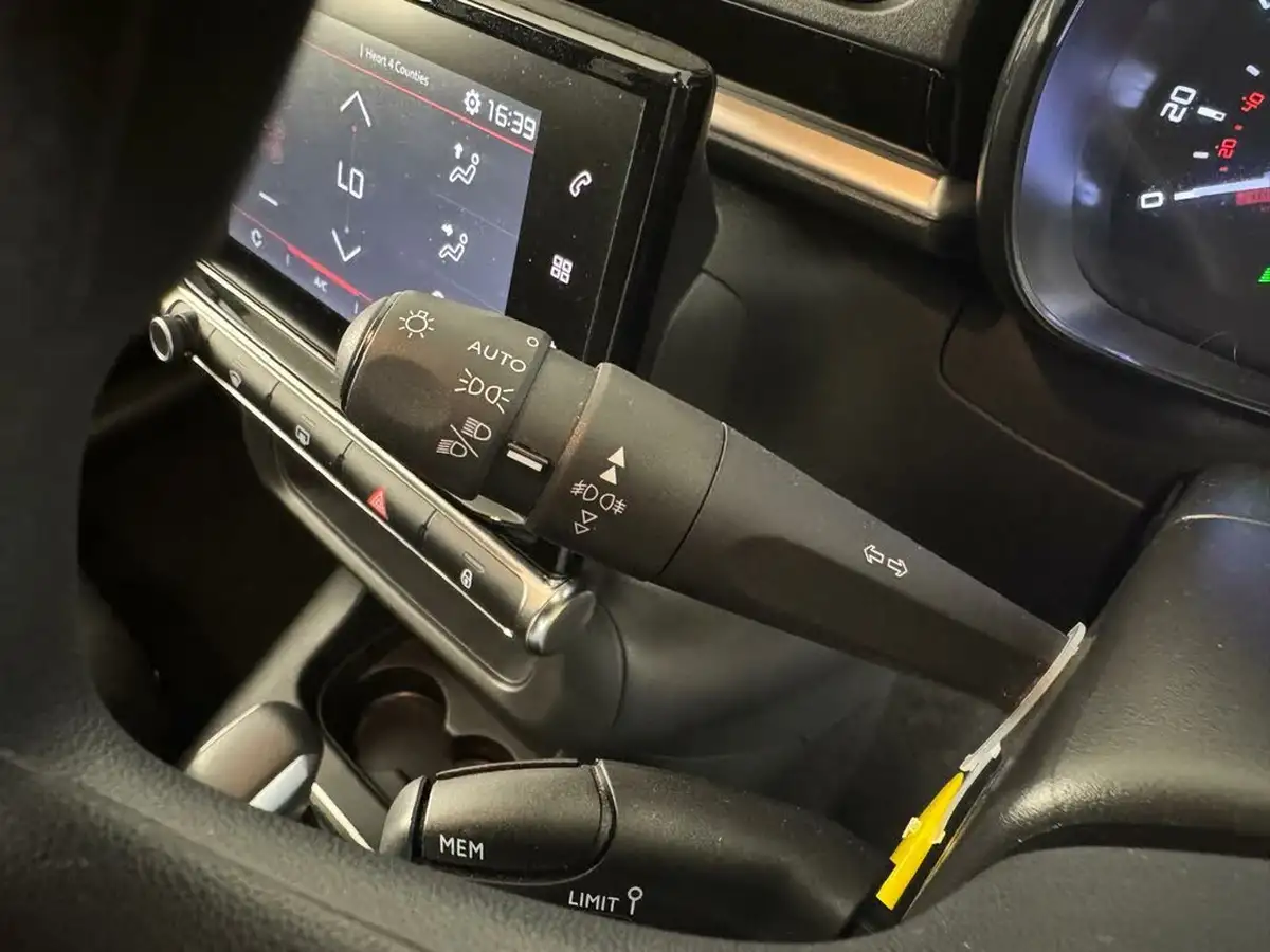 2023-citroen-c3-12-puretech-plus-110ps-eat6-big-26