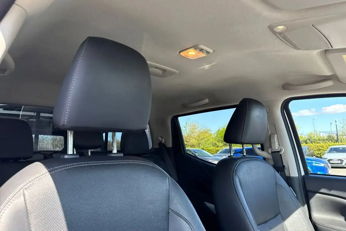2020-nissan-navara-23dci-tt-tekna-8-navileather-auto-big-23