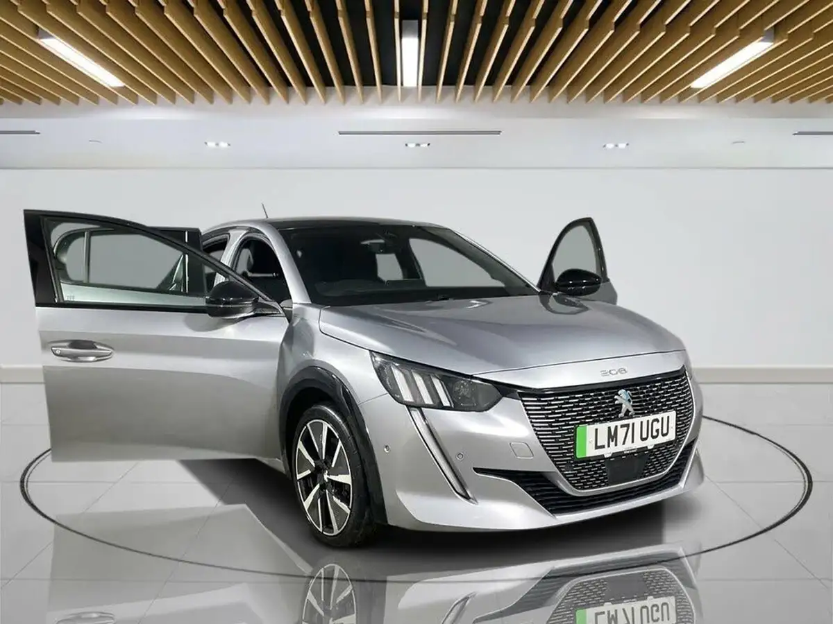 2021-peugeot-208-e-gt-premium-big-9