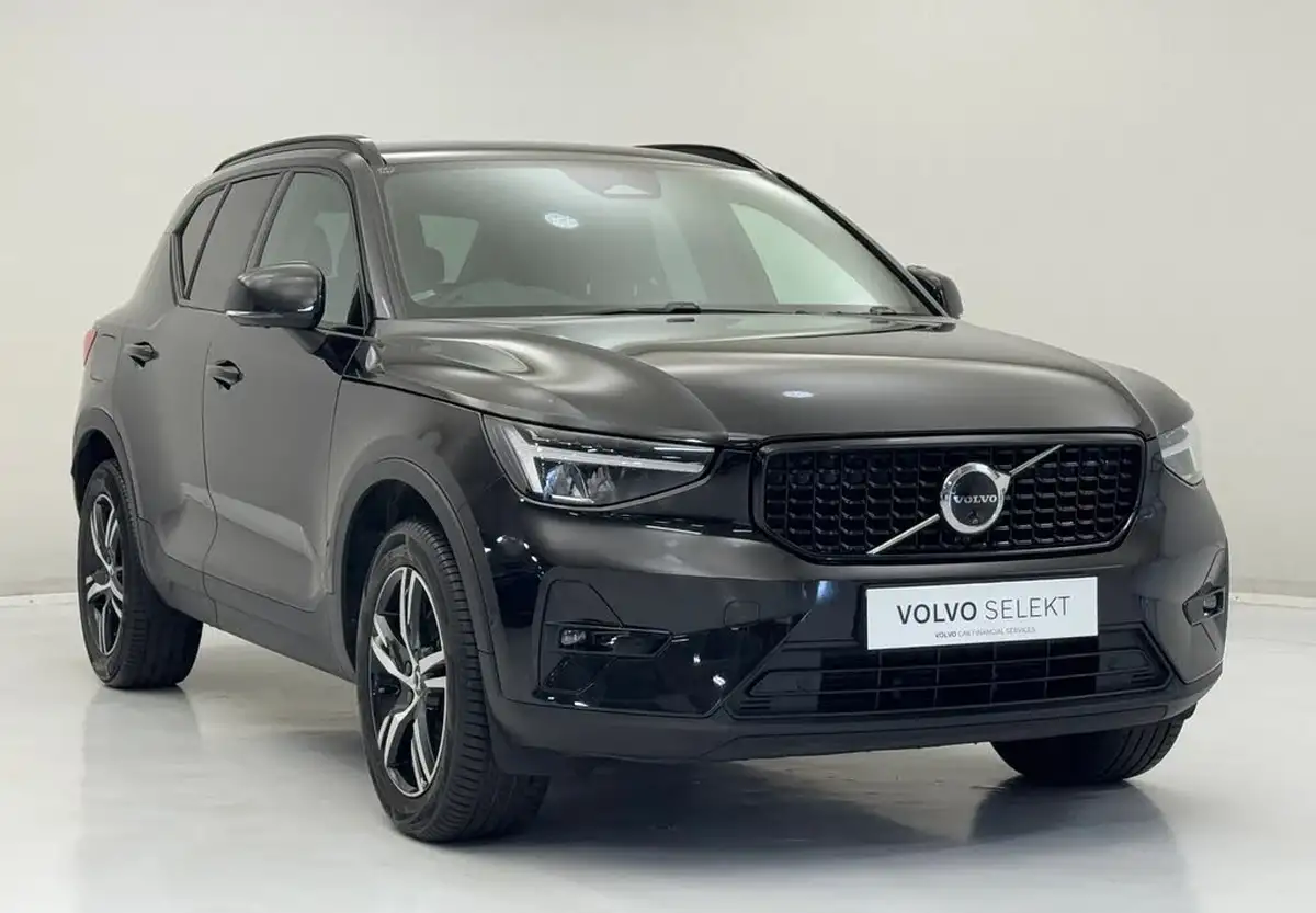 2023-volvo-xc40-20-b3-plus-big-0