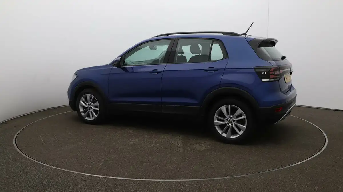2021-volkswagen-t-cross-big-39