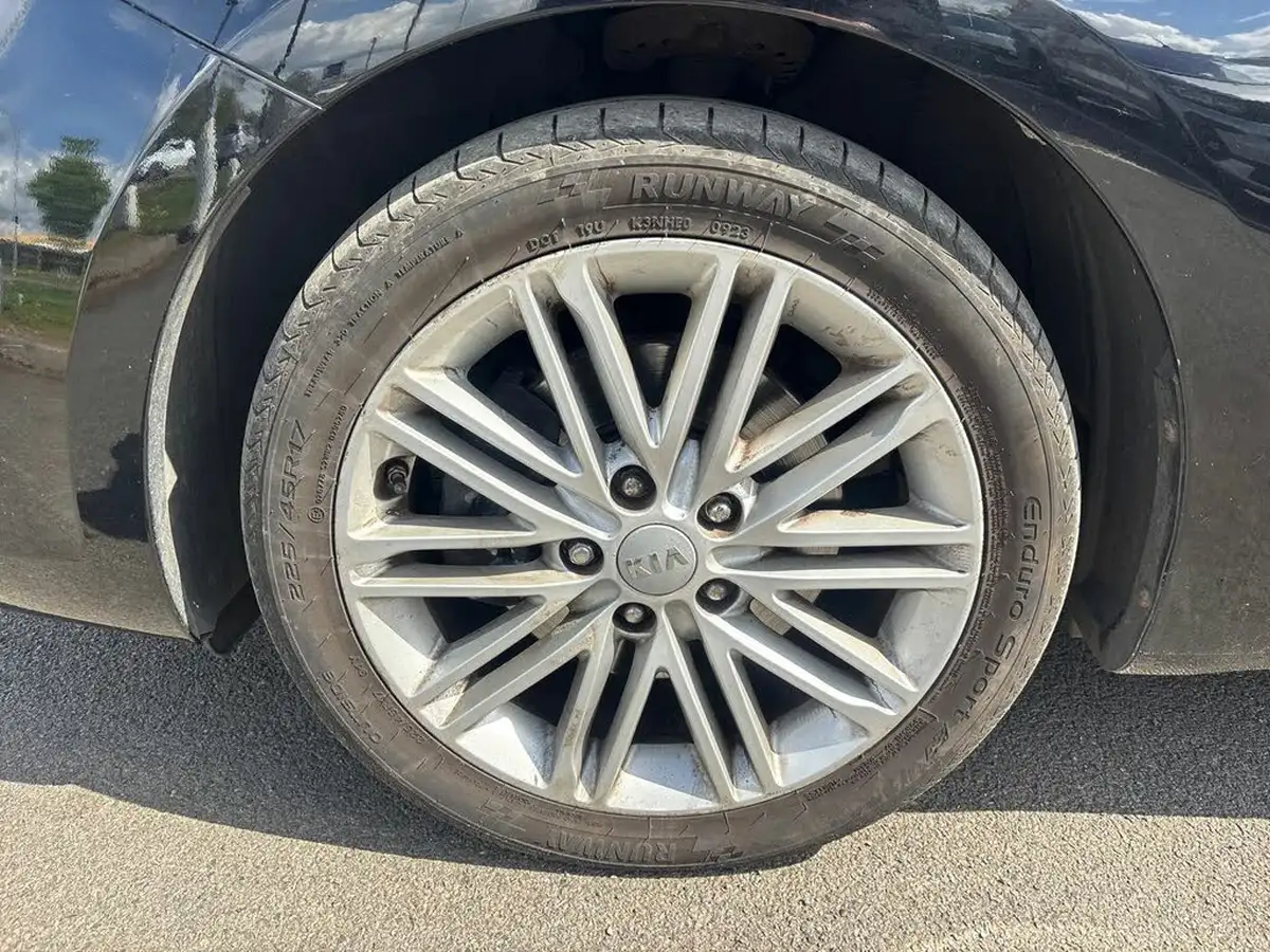 2018-kia-carens-17crdi-3-big-14