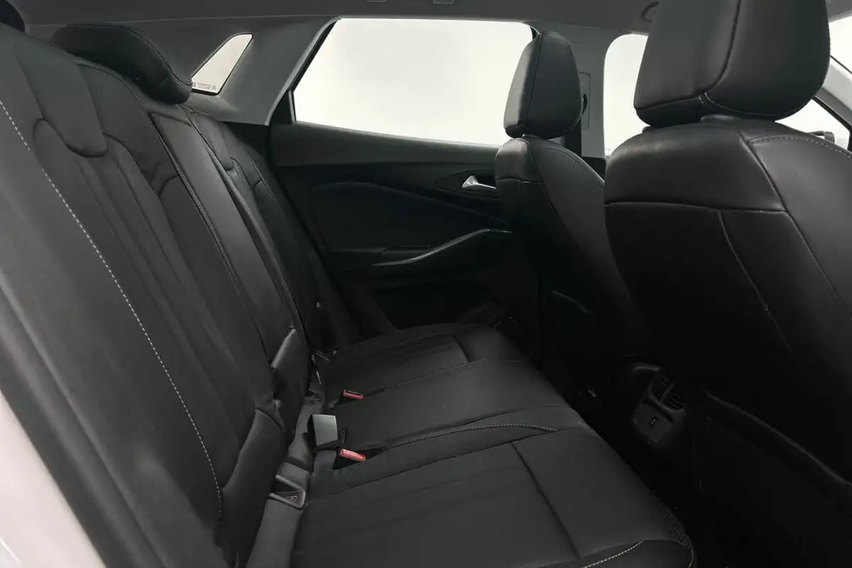 2019-vauxhall-grandland-x-12-elite-nav-big-16