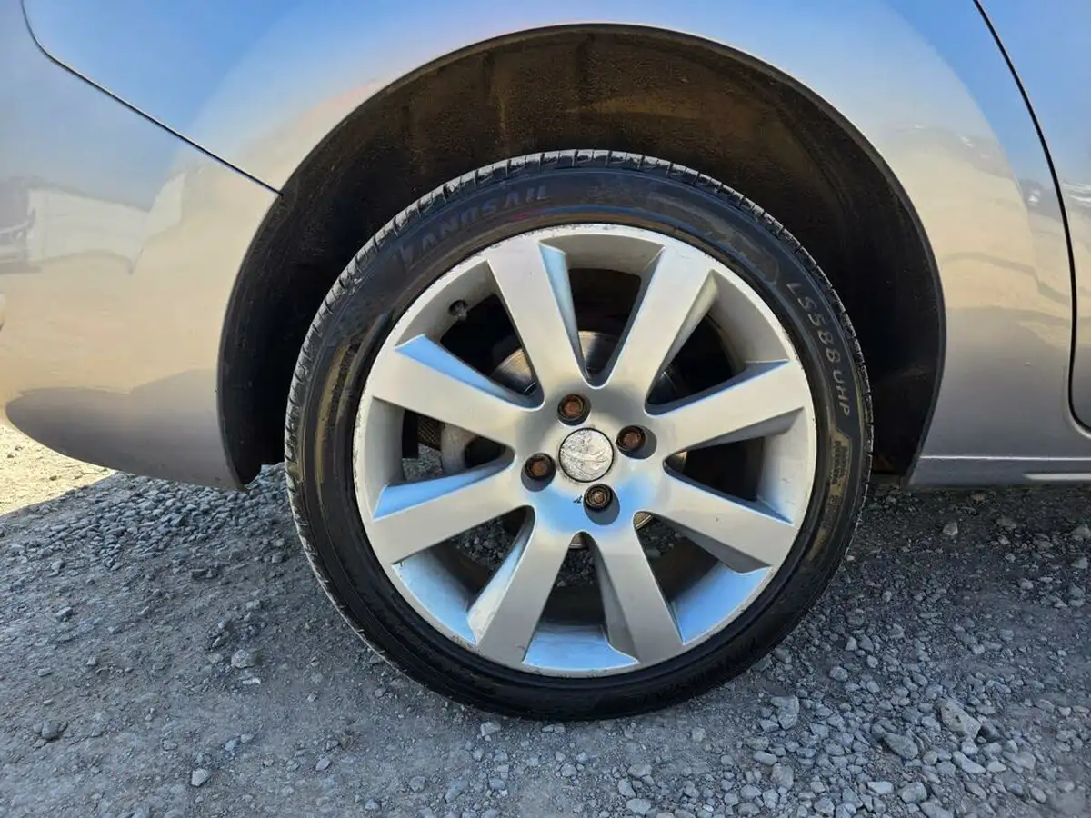 2015-peugeot-5008-16bluehdi-allure-auto-big-37