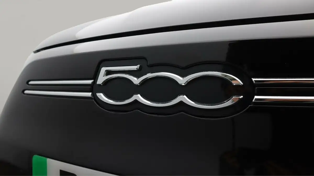 2021-fiat-500-e-la-prima-big-20