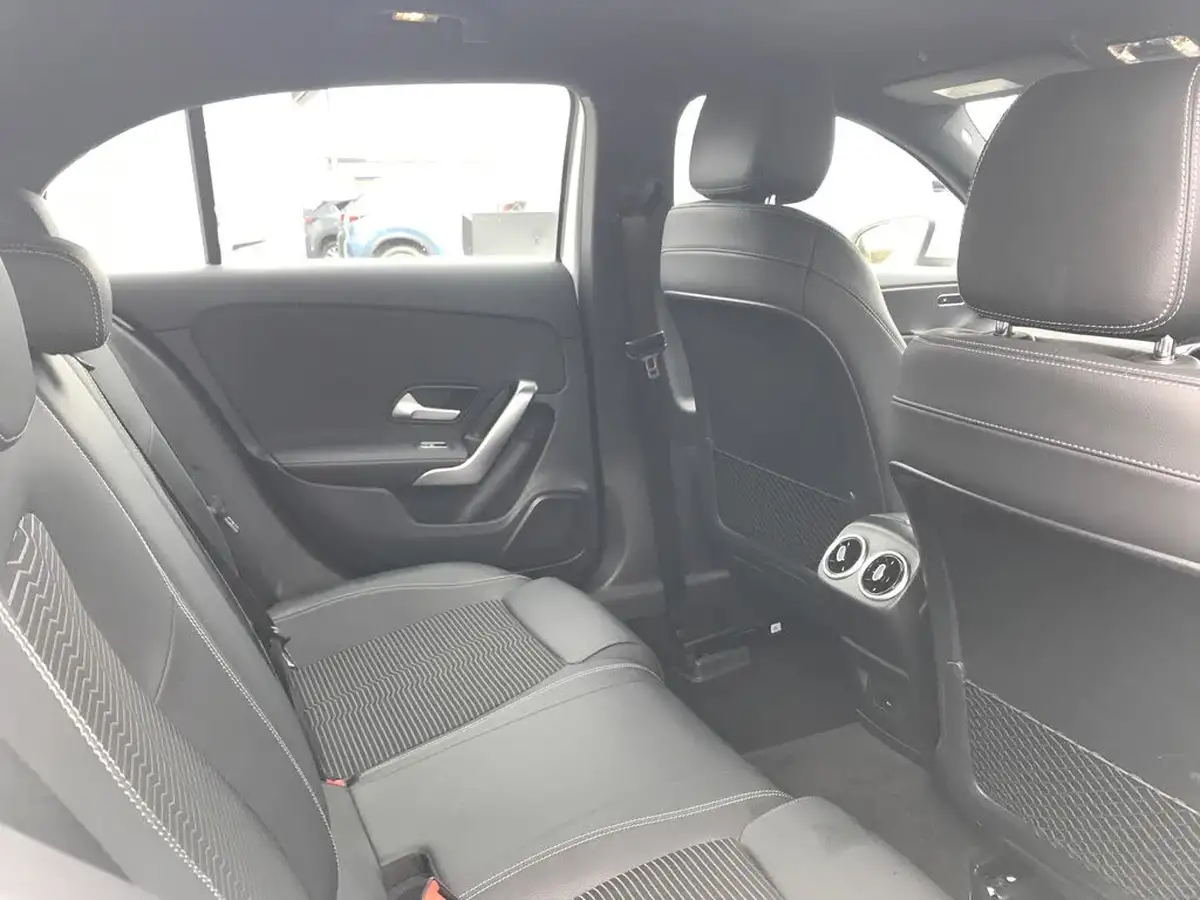 2021-mercedes-benz-a-class-big-7