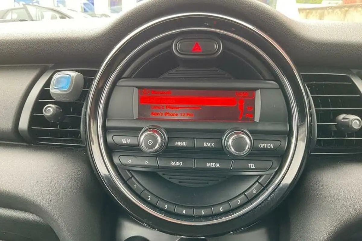 2016-mini-cooper-15td-one-d-3d-big-23