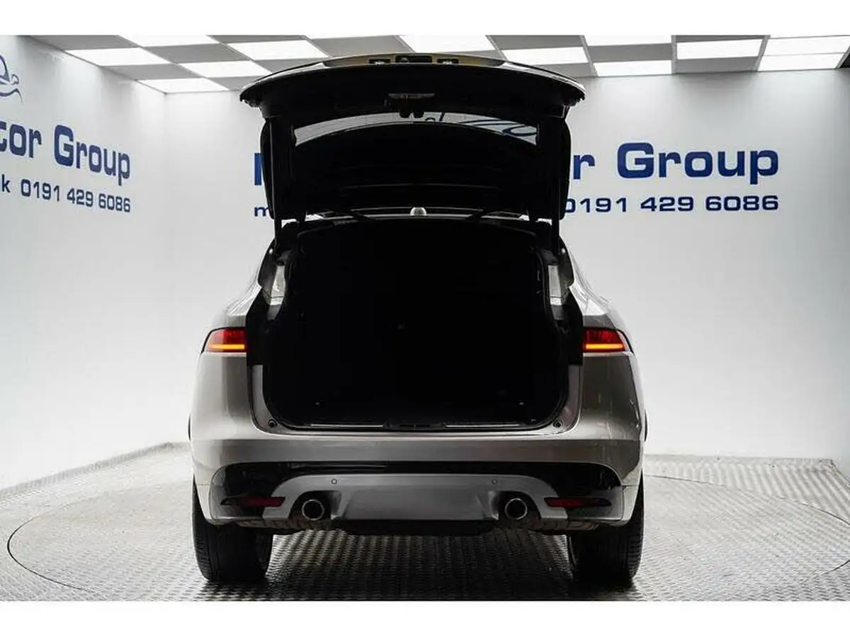 2016-jaguar-f-pace-30td-s-big-7