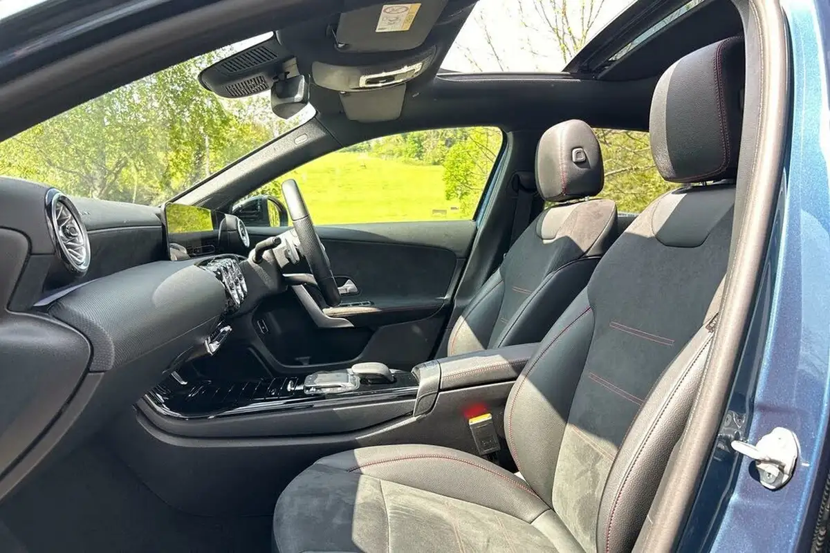 2022-mercedes-benz-a-class-13-a250e-amg-line-premium-plus-night-edition-saloon-4d-big-17